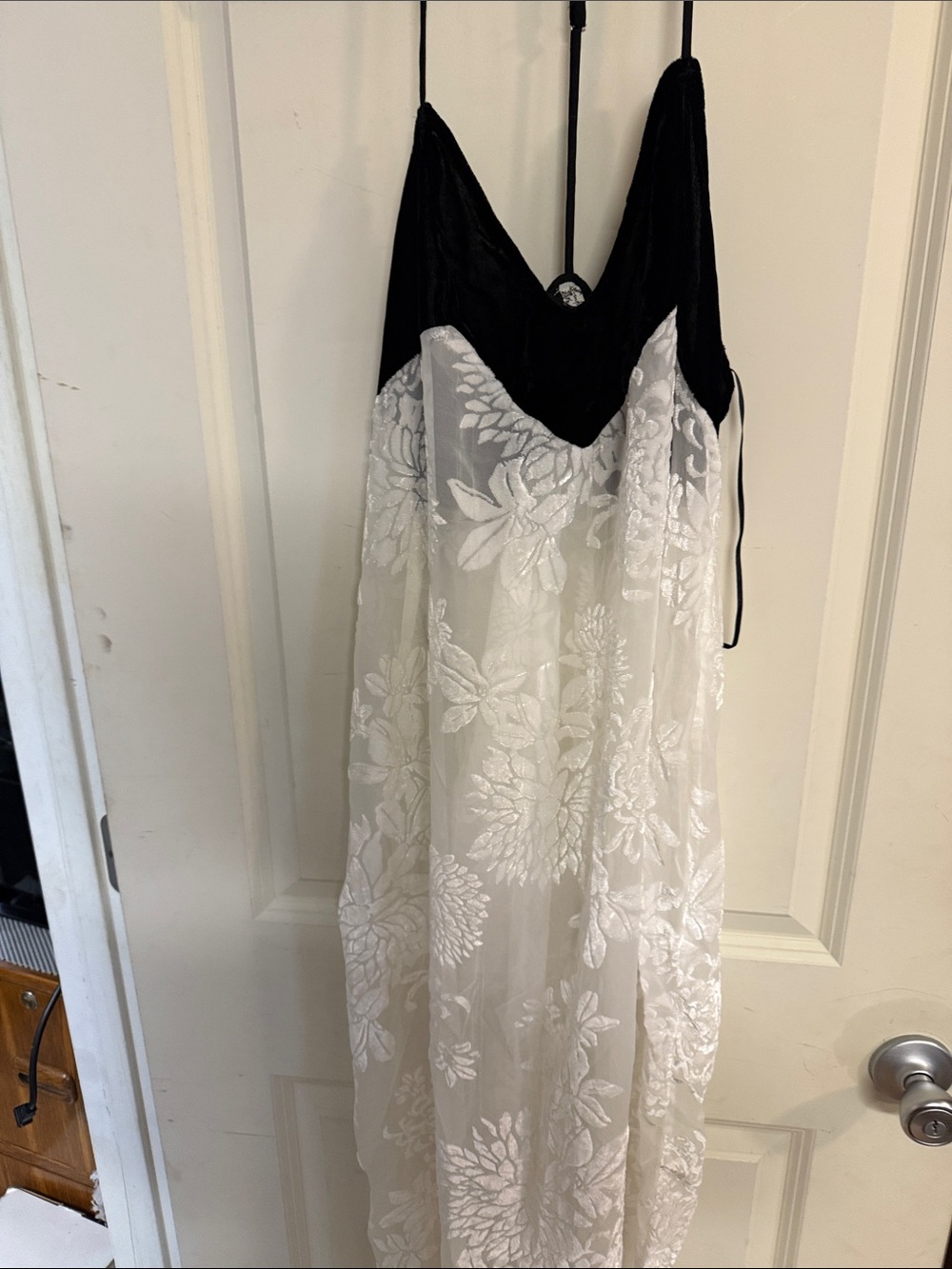 Black and White Floral Lace Slip Dress - Women's Pajama Nightgown